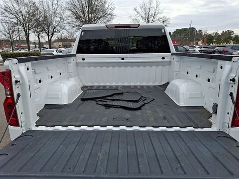 Used 2022 Chevrolet Silverado 1500 LT image 34