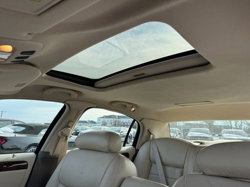 Used 1999 Lincoln Town Car Signature image 28