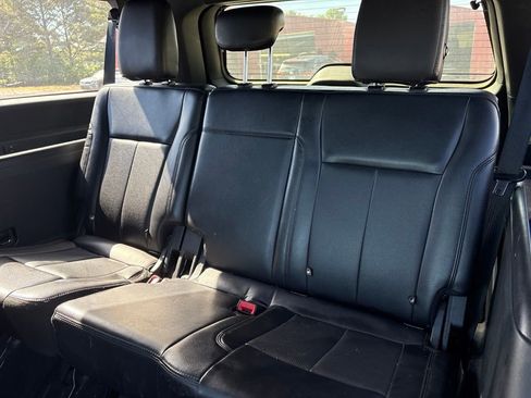 Used 2021 Ford Expedition Max XLT RWD image 16