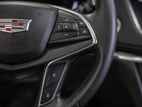 Used 2017 Cadillac XT5 Luxury image 31