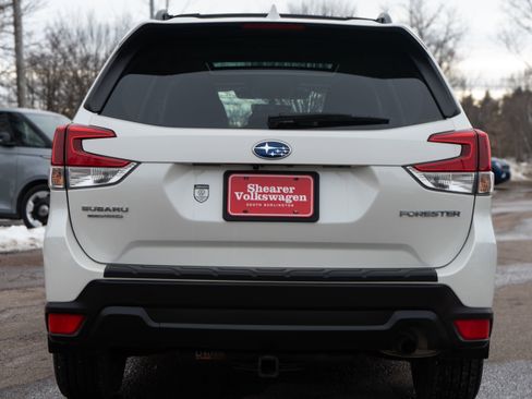 Used 2023 Subaru Forester Premium image 5