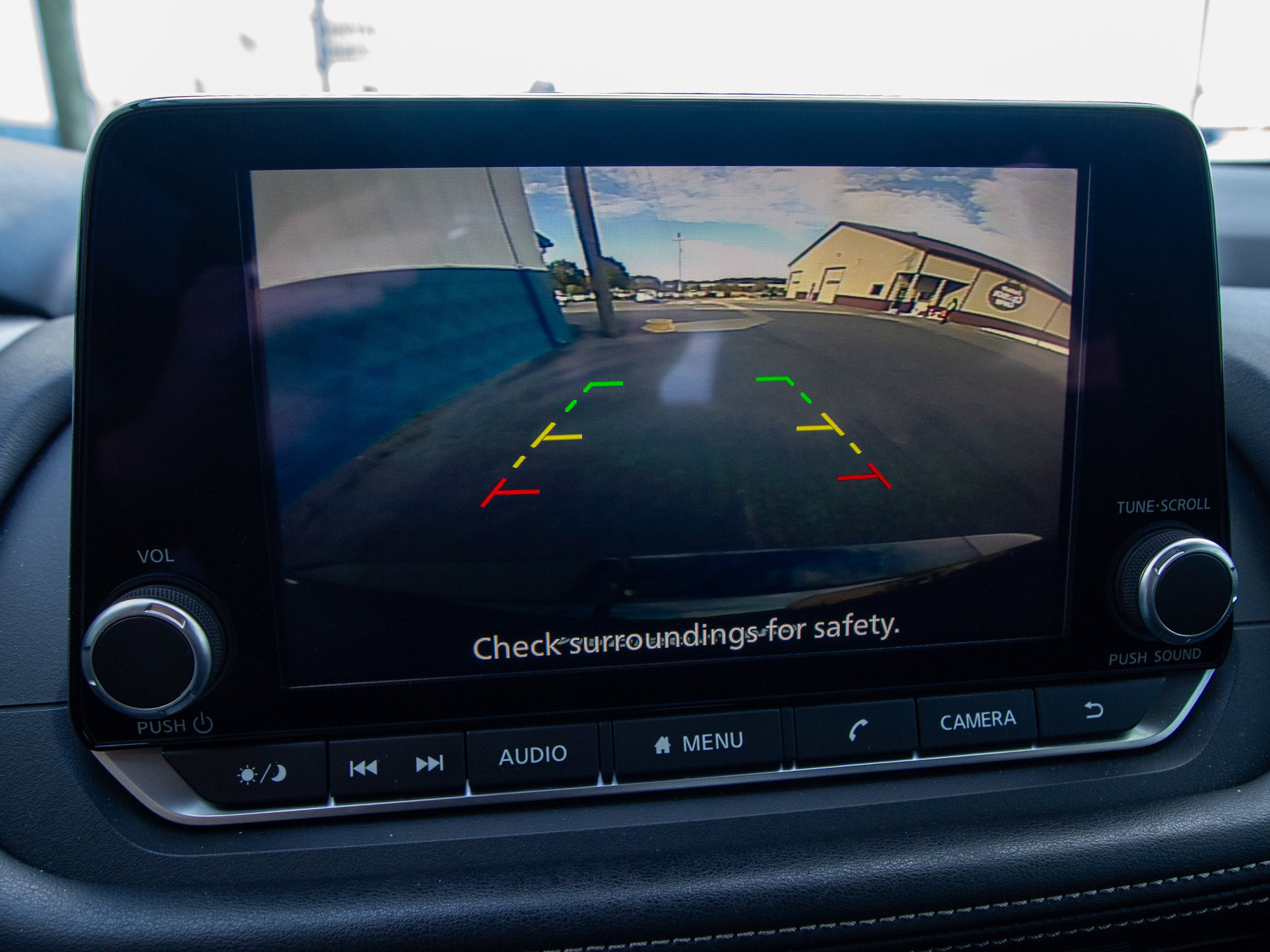 Used 2024 Nissan Rogue S FWD image 17