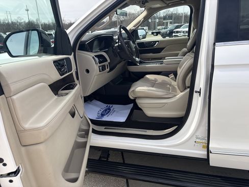 Used 2019 Lincoln Navigator Reserve w/ Cargo Package image 12