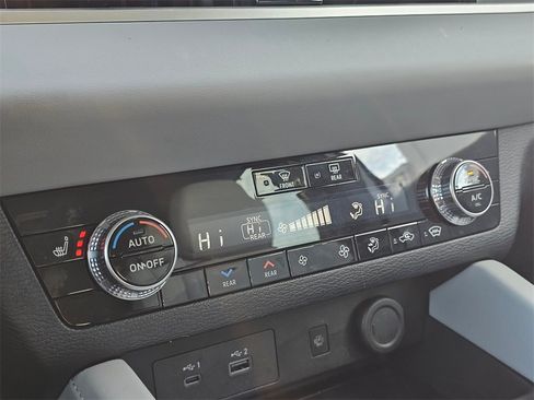 Used 2023 Mitsubishi Outlander SEL image 24