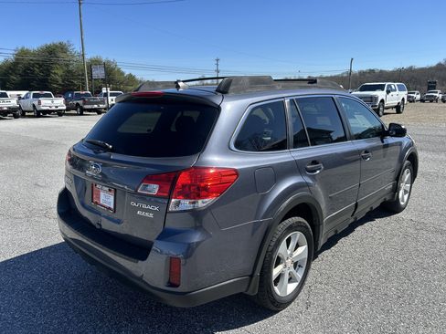 Used 2014 Subaru Outback 2.5i Premium w/ Accessory Value Package (OYS) image 7