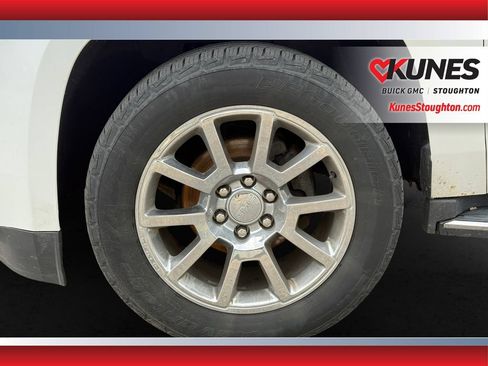 Used 2017 GMC Yukon XL Denali w/ Open Road Package AWD/4WD image 11