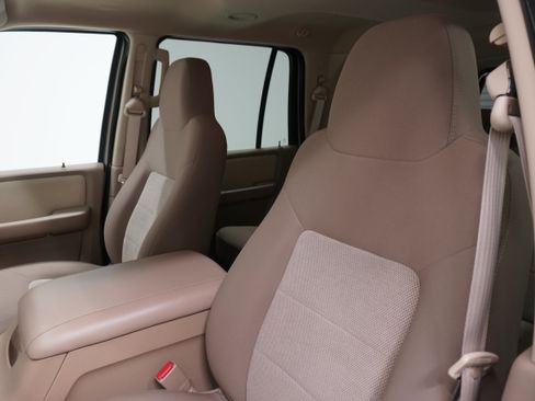 Used 2006 Ford Expedition XLT RWD image 10
