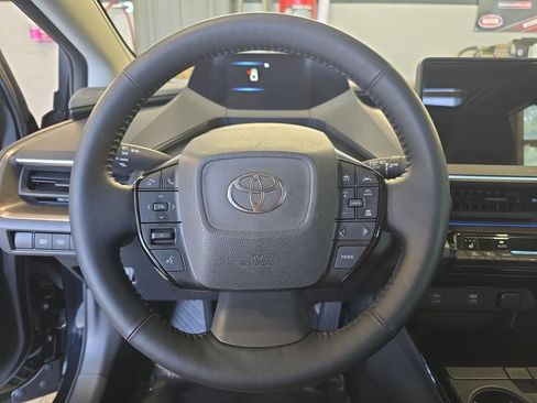 Used 2024 Toyota Prius XLE FWD image 18