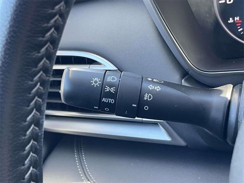 Used 2022 Subaru Outback Limited image 21