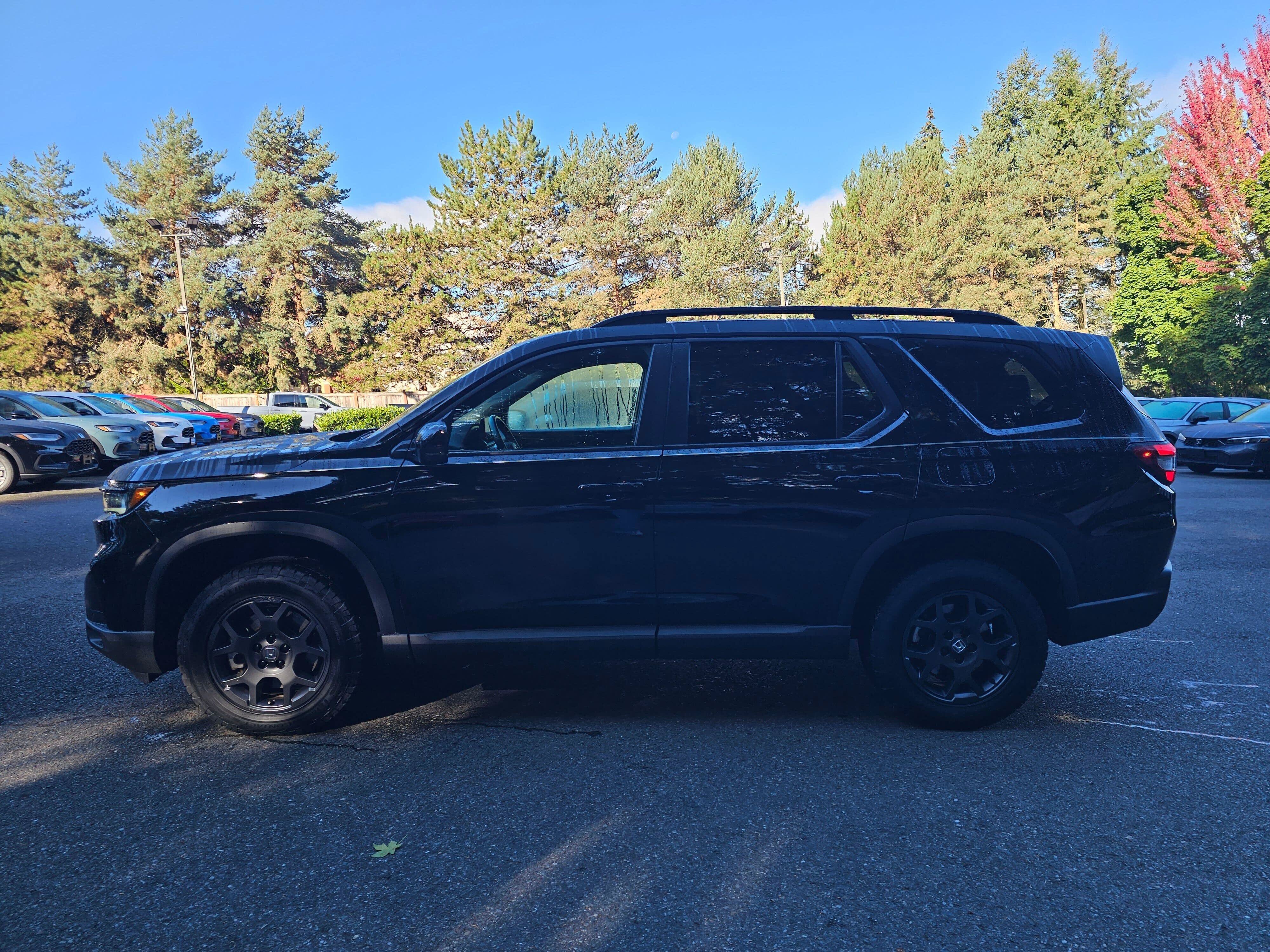 Used 2024 Honda Pilot TrailSport image 4