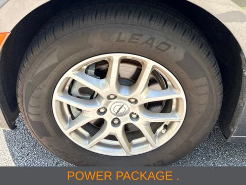 Used 2023 Chrysler Pacifica Touring-L FWD image 10