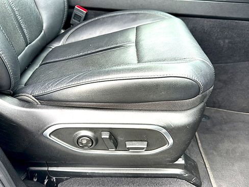 Used 2024 Jeep Wagoneer L Series II w/ Flexible Seating Group RWD image 27