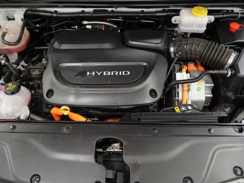 Used 2024 Chrysler Pacifica Limited FWD image 48