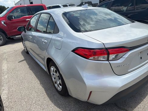Used 2025 Toyota Corolla LE FWD image 8