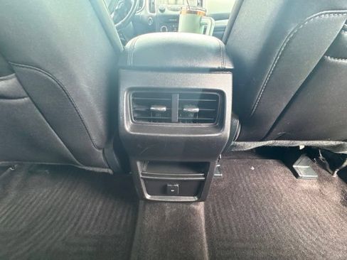 Used 2016 Ford Edge SEL FWD image 24