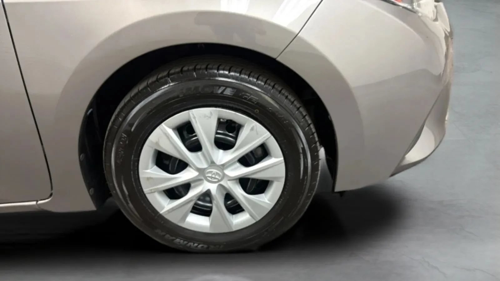 Used 2014 Toyota Corolla LE FWD image 23