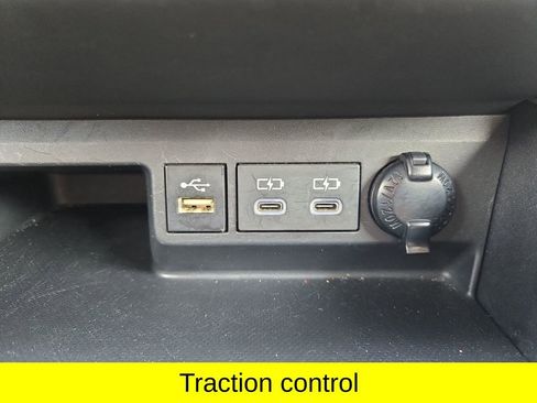 Used 2024 Toyota Highlander LE FWD image 25