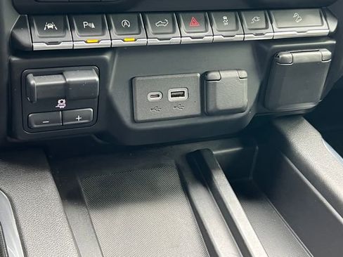 Certified 2021 GMC Sierra 1500 AT4 w/ AT4 Value Package AWD/4WD image 35