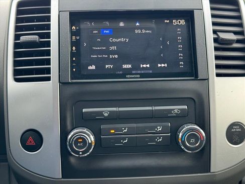 Used 2018 Nissan Frontier SV image 22