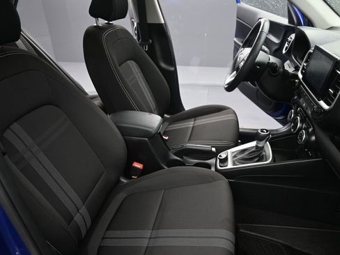 Certified 2024 Hyundai Venue SEL image 30
