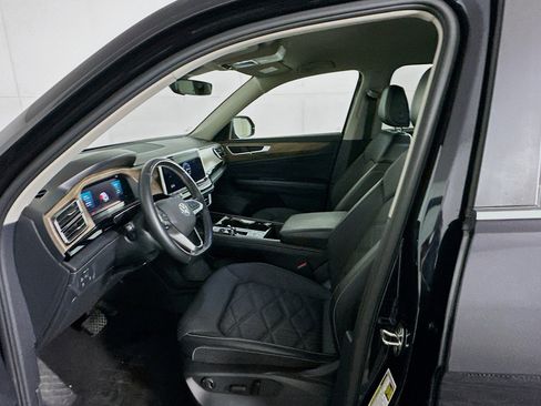 Used 2024 Volkswagen Atlas SE image 13