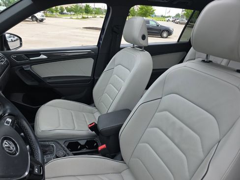 Used 2021 Volkswagen Tiguan SEL Premium R-Line w/ 3rd Row Seat Package AWD/4WD image 16