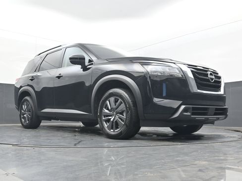 Used 2024 Nissan Pathfinder SV image 23