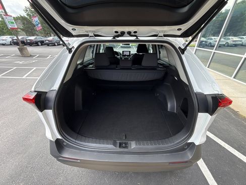 Used 2025 Toyota RAV4 XLE FWD image 23