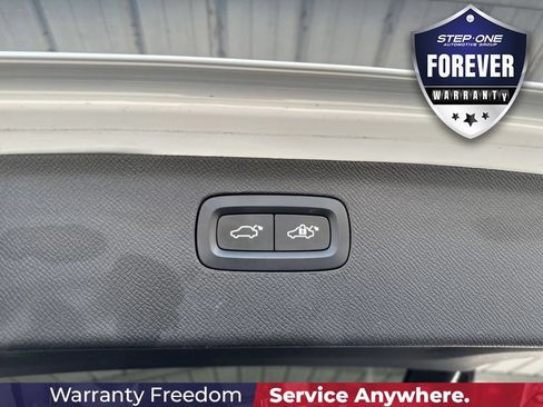 Used 2024 Volvo XC90 B6 Plus w/ Protection Package Premier AWD/4WD image 32