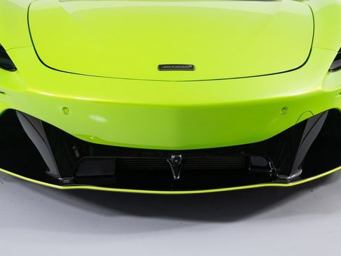 Used 2025 McLaren Artura Spider image 25