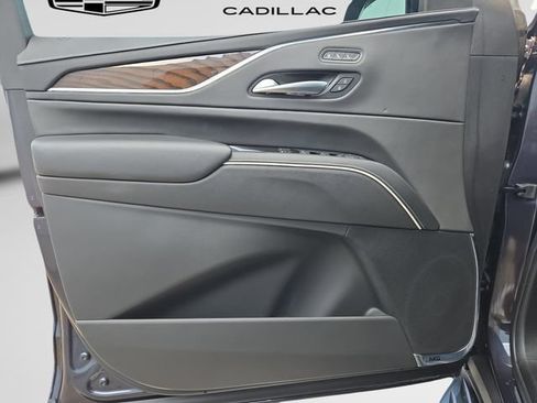 Used 2023 Cadillac Escalade Sport Platinum RWD image 16