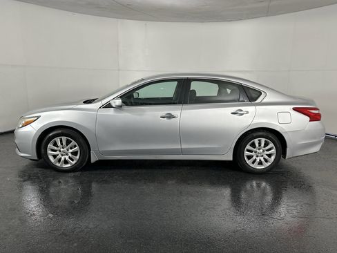 Used 2017 Nissan Altima 2.5 S w/ Power Driver Seat Package image 7