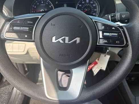 Used 2022 Kia Forte LXS w/ LXS Technology Package FWD image 15