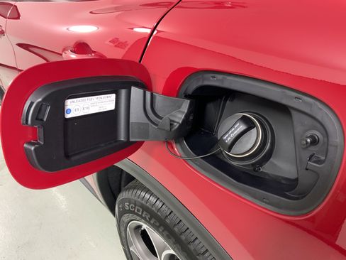 New 2025 Alfa Romeo Stelvio Sprint w/ Convenience Package image 12