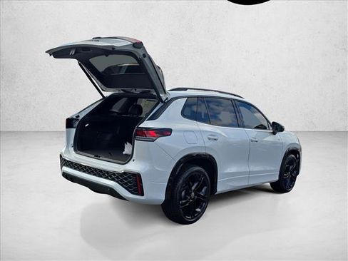 New 2026 Volkswagen Tiguan SE R-Line image 2