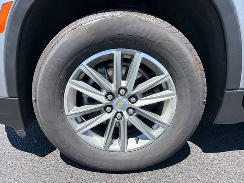 Used 2023 Chevrolet Traverse LT w/ LPO, Floor Liner Package AWD/4WD image 11