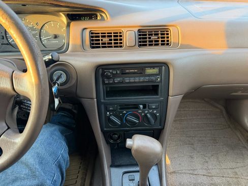 Used 1997 Toyota Camry LE image 12