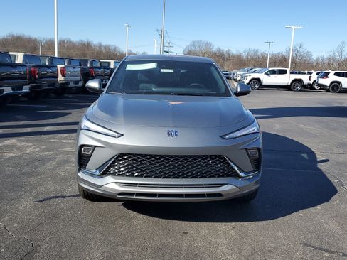 New 2026 Buick Envista Avenir image 2