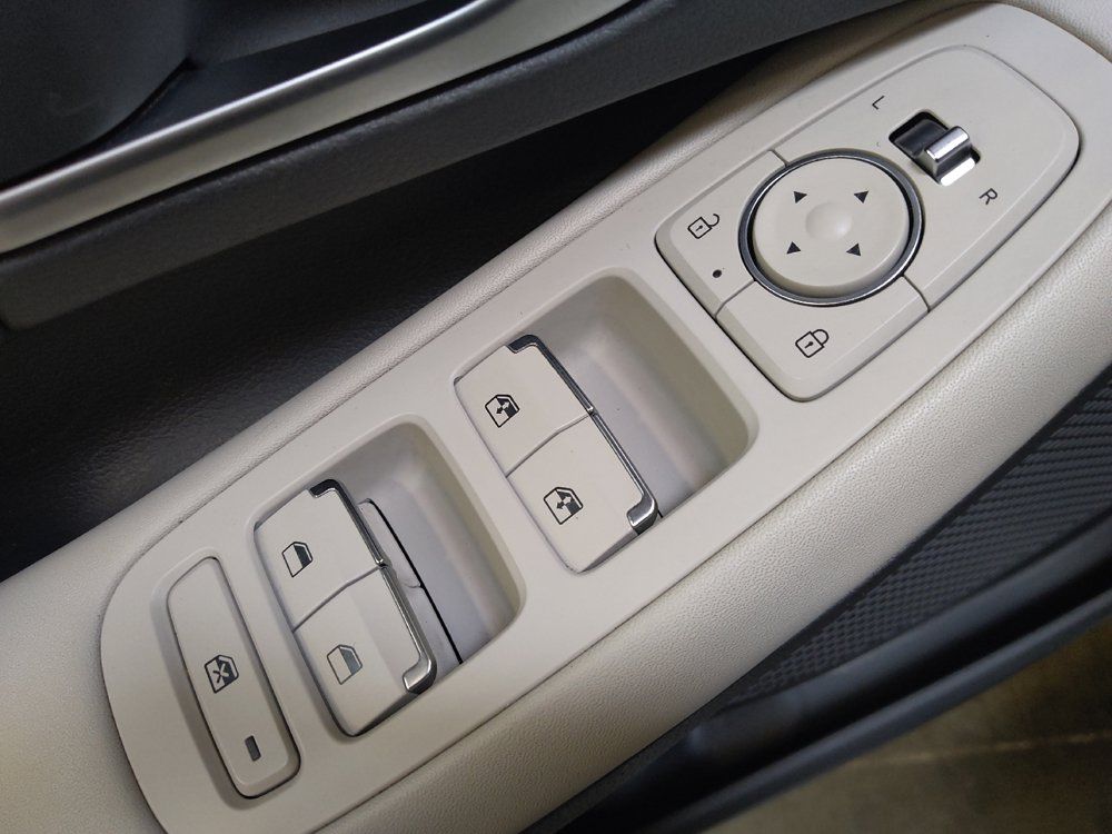 Used 2025 Hyundai Sonata SEL FWD image 27