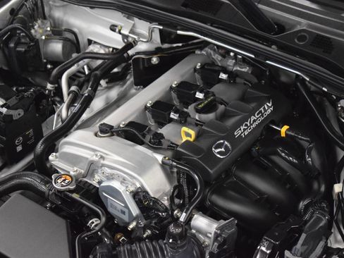 Used 2018 MAZDA MX-5 Miata RF Grand Touring image 40