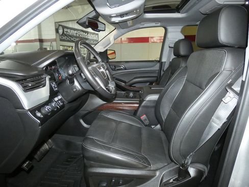 Used 2020 GMC Yukon XL SLT w/ Open Road Package image 11