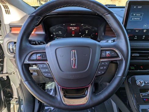 Certified 2023 Lincoln Nautilus Reserve image 18