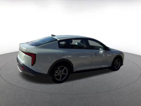 Used 2025 Kia K4 FWD image 15