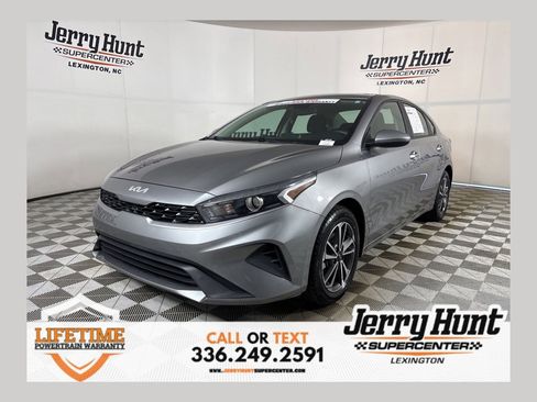 Used 2023 Kia Forte LXS image 1