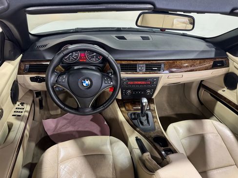 Used 2008 BMW 328i Convertible image 25