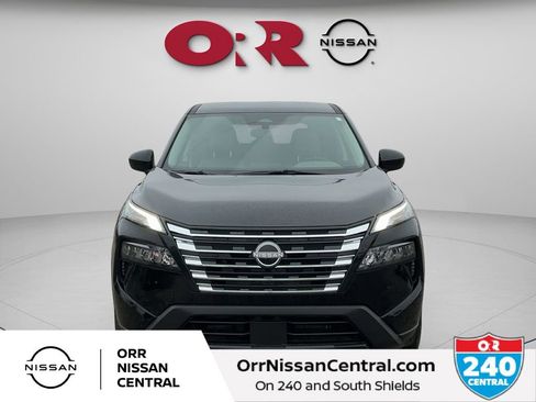 Used 2025 Nissan Rogue SV FWD image 2