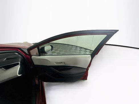 Used 2026 Toyota Corolla LE FWD image 31