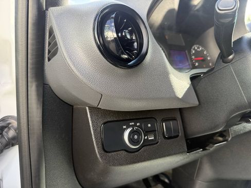 Used 2021 Mercedes-Benz Sprinter 2500 image 23