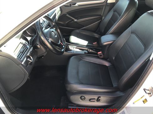 Used 2017 Volkswagen Passat 1.8T R-Line image 11