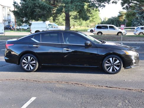Used 2019 Nissan Altima 2.5 SV FWD image 3